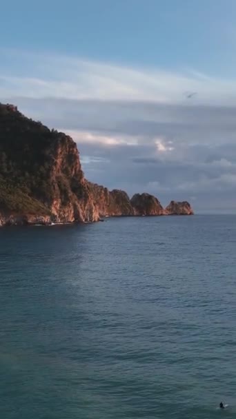 Нехай Вражаючі Пляжні Пейзажі Відображають Ваші Почуття Захоплюючими Видами Берегової — стокове відео