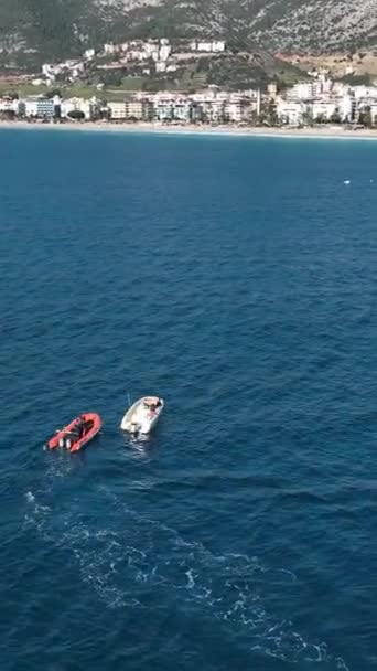 Полицейский Патрульный Катер Проводящий Проверку Документов Средиземном Море — стоковое видео