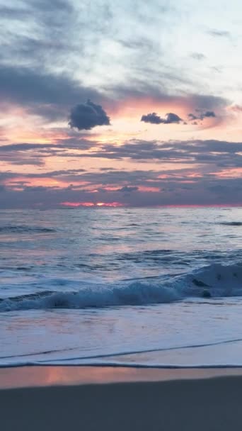 Experience Blaze Colors Slow Motion Sun Sets Ablaze Ocean Creating — Stock Video