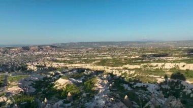 İnanılmaz bir manzara. Kapadokya Türkiye 'nin popüler bir turizm beldesi.