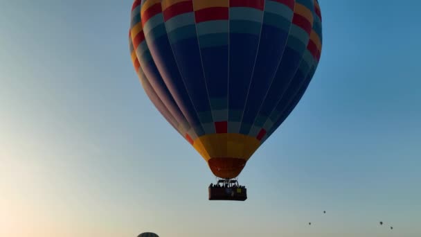 Hot Air Balloons Fly Mountainous Landscape Cappadocia Turkey Aerial View — Video Stock