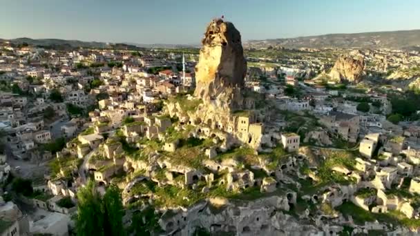 Known Its Distinctive Fairy Chimneys Tall Cone Shaped Rock Formations — Stockvideo