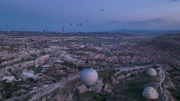 Drón Repül Csodálatos Szikla Képződmények Mesés Táj Cappadocia Népszerű Turisztikai — Stock videók