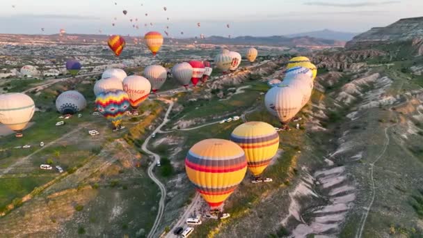 놀라운 풍경이야 카파도 키아는 터키의 인기있는 관광지 — 비디오