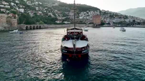Pirate Harbor Awesome Boat Trip — Stockvideo