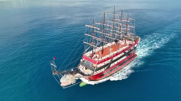 海賊港素晴らしいボート旅行 — ストック動画