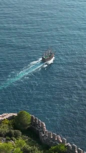 Sea Testigo Del Majestuoso Encanto Antigua Fortaleza Alanyas Mientras Este — Vídeo de stock