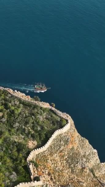 Capture Beleza Antiga Fortaleza Alanyas Com Vídeo Vertical Hipnotizante Mostrando — Vídeo de Stock