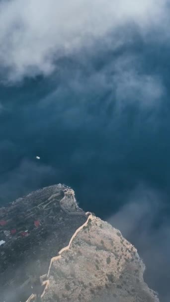 Immergetevi Nello Spettacolare Panorama Nuvoloso Dell Antica Fortezza Alanyas Mostrando — Video Stock
