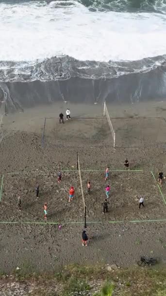 Πετάξτε Ψηλά Και Παρατηρήστε Την Έντονη Μάχη Του Beach Volley — Αρχείο Βίντεο