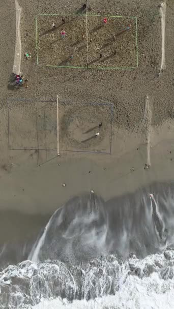 Staunen Sie Über Die Erholung Der Küstenlandschaft Während Die Beachvolleyballer — Stockvideo