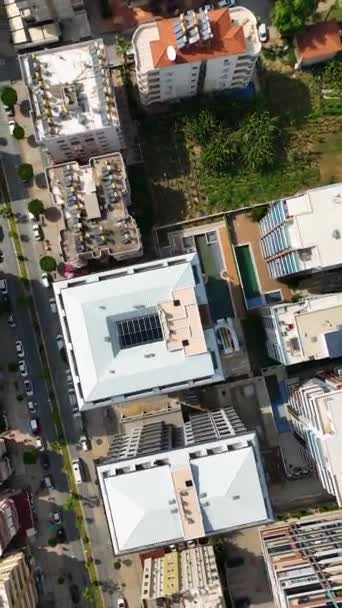 在这个有趣的垂直视频中 你可以从空中观看房屋的进展情况 并从空中观看房屋建造的最后阶段 — 图库视频影像