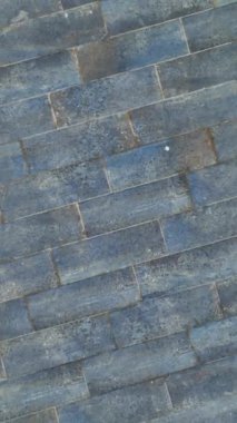 İHA 'ya katılın, yeni inşa edilen konut kompleksini teftiş ederken, bu dikey videoda tamamlanmış eserleri yakalıyor..