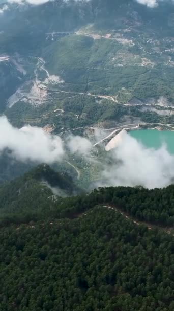 Experimente Impresionante Belleza Del Paisaje Montañoso Desde Una Perspectiva Aérea — Vídeos de Stock