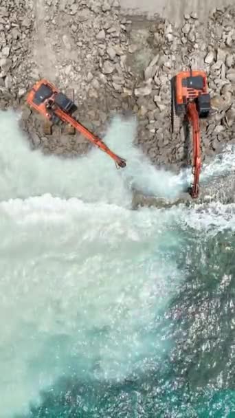 Mergulhe Cativante Processo Máquinas Transformando Praia Pedra Maravilhe Com Trilhas — Vídeo de Stock