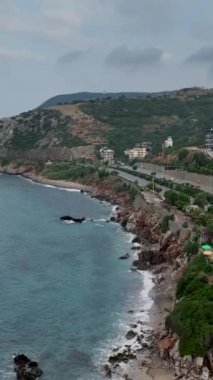 Yoğun sabah trafiğini uzun bir tünel yolculuğuna doğru yönlendir.