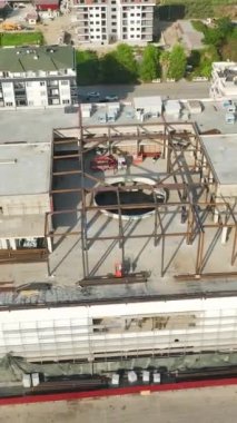 Muazzam bir rıhtımın inşaatının ve olağanüstü başarısının ardındaki büyüleyici hikayeyi keşfedin..