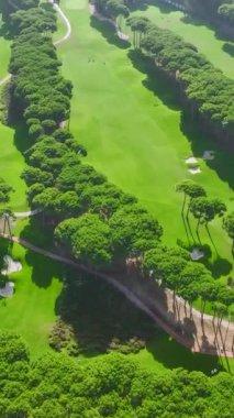 Beleks 'in golf cennetini yukarıdan keşfedin ve bu Türk cevherinin nefes kesici manzarasını sunun..