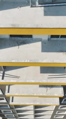 Alanyas 'ın hareketli bölgelerinde yüksek binalar inşa ederek geleceğin inşasını araştırın.