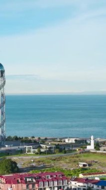 Batumis 'in eski sokakları ve esrarengiz İtalyan Meydanı da dahil olmak üzere, nefes kesici hava manzarası elde etmek..