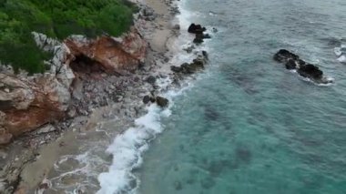 Akdeniz yeni bir güne kucak açarken Alanyas sahilinin güzelliğine dalın..