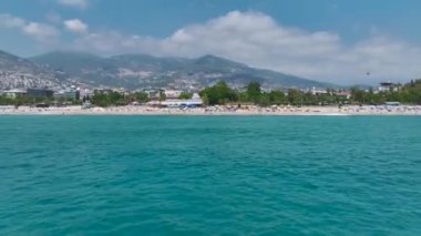 Alanya 'nın ışıl ışıl mavi denizini ve güneşli kumsallarını seyret..