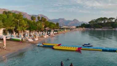 Antalya Kemer kıyısında güneşin doğuşunu seyret, berrak sular ve lüks yatlarla..