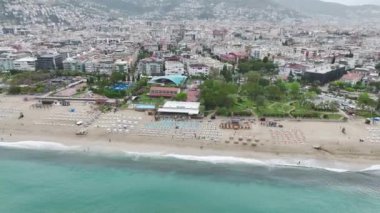 4K 'da Alanya ve Akdeniz' i kucaklayan yağmurun rahatlatıcı görüntüsünü kucaklayın..