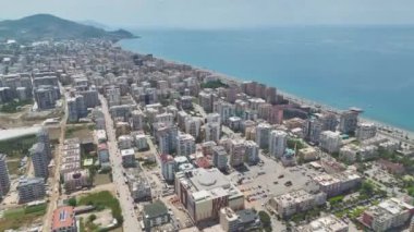 Projenin sonucunu takımlar yukarıdan sistemleri ve havuz performansını incelerken izleyin.