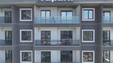 Proje tamamlanmak üzereyken altyapı ve yüzme havuzu operasyonlarında son denetimlere dikkat edin.