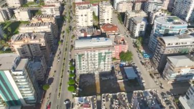 Kentsel çizgilerin nasıl yeniden çizildiğine dikkat edin. Hepsi 4K hava sahasında görülüyor..
