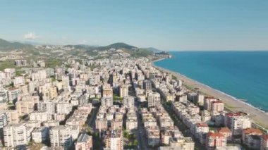 Temellerin, beton dökümünün ayrıntılı 4K görüntüsüyle nasıl inşa edildiğine bakın..