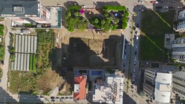 Hareket halindeki bir kazıcının hava yoluyla 4K 'da yakalanan kesin koreografisini izleyin..
