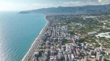 4K 'da görülen beton temel çalışmalarına ait hassasiyet ve planlamaya tanık olun..