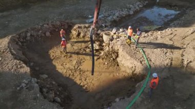 Türk inşaat sahalarının 4K 'da faaliyet gösterdiği deniz manzaralarının gelişimini izleyin