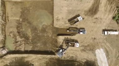 Türk kıyı inşaatçılarının hava görüntüsü 4K 'daki sanayi ölçeğini gözler önüne seriyor.