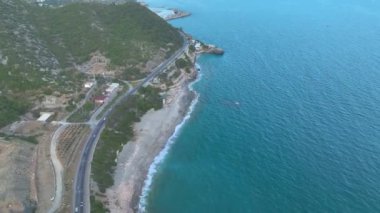 Bir SUP festivalinde Akdeniz 'in göz kamaştırıcı masmavi gölünde kürek çekenlere bakın..