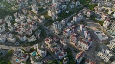 Türkiye 'nin Alanya kentinde küçük bir mahalle olan Avsallar' ın rahat atmosferini keşfedin.