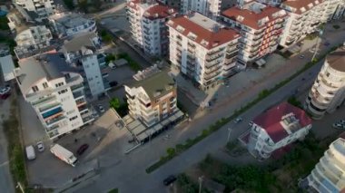 Alanya 'da küçük bir kasaba olan Avsallar' ın deniz manzarası ve yeşil alanlarının tadını çıkarın..