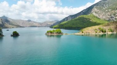 Türkiye 'nin büyük kanyonunda kürek çeken gruba bakın, doğada bir günün tadını çıkarıyorlar..