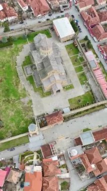 Mtskheta 'yı hava perspektifinden incelerken, Georgias' ın zengin mirasına hayret edin.