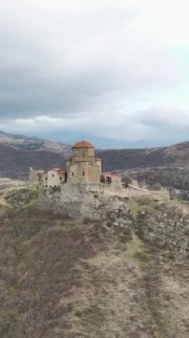 Mtskheta 'nın dikey görüntüsünü kullanarak Gürcistan' ın görkemli geçmişini keşfedin..