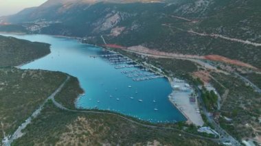 Antalya 'nın güzel kasabası Ka' ya bakın, şafakta çekilmiş, manzaralı deniz manzaralı..