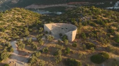 Ka, Antalya bölgesindeki marinaya bakın, lüks yatlarla dolu ve manzaralı güzelliklerle çevrili..