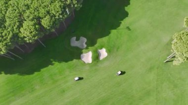 Belek 'in lüks bağlantılarını keşfedin, 4K' da Türkiye 'nin göz kamaştırıcı manzaraları arasında dünya standartlarında bir golf deneyimi sunun..