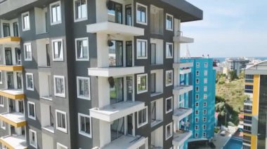 Kentsel evrimi, her biri ufuk çizgisine katkıda bulunan ve 4K 'da çekilen karışık inşaat çalışmaları yoluyla gözlemleyin..