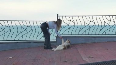 Batumi 'nin botanik sahnesinde şık bir gezintiye katılın, doğal yolları bir podyuma çevirin, göz alıcı 4K' da sergilenen.