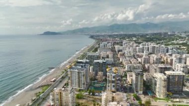 Akdeniz 'de güneşle öpülmüş bir mesken kompleksi. Huzurlu bir yaşam için mükemmel..