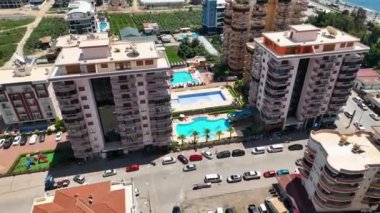Gök kubbesindeki boş hayata dalın, bu canlı yerleşim yerinin kalp atışlarına..