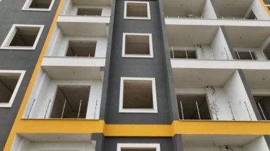 Yüksek binalara odaklanarak kıyı inşaatında yeni yüksekliklere ulaşmak.